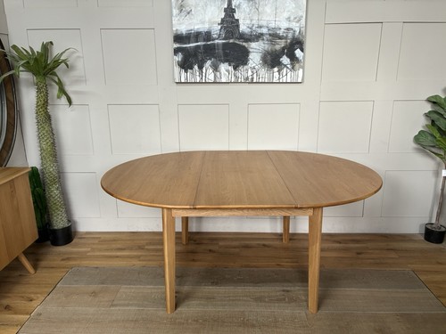 Fishe llly wright - wright, round