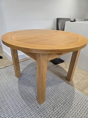 Solid oak round - solid, table